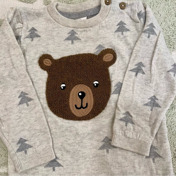 H&M Tree Print Embroidered Bear Crewneck Sweater in Gray - 12-18 Months - Picture 2 of 3